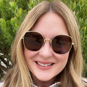 Meet your Posher, Joy